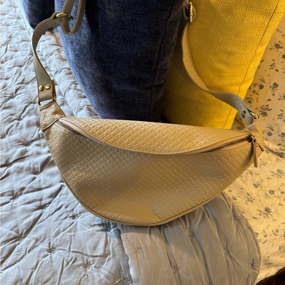 Andar Tatum Crossbody Taupe Togo